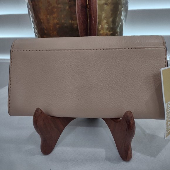 Michael Kors Carryall Fulton Wallet - Picture 6 of 8